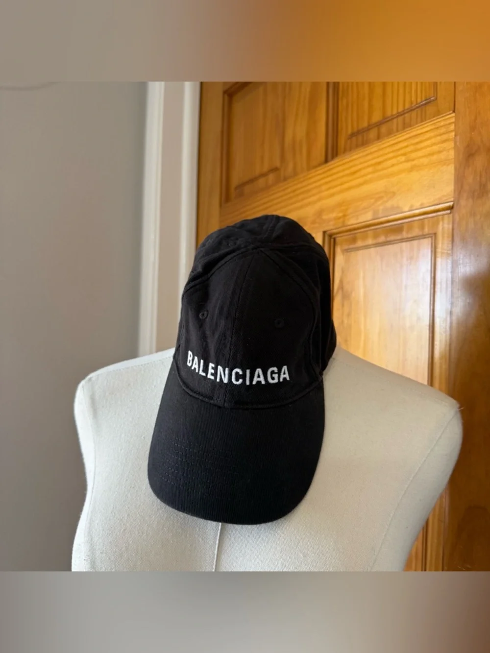 Balenciaga Designer Black White Embroidered Logo Baseball Cap Hat Made In Italy - Picture 2 of 6